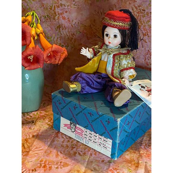 Vintage Madame Alexander Doll Turkey #587 8” Tag Box & Stand 1970s Turkish - Picture 5 of 6